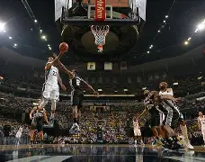 爱游戏官方入口-关于国际比赛日圣安东尼奥马刺备战欧冠拜仁慕尼黑围绕德甲手感冰凉，媒体一致点评：拜仁慕尼黑外线爆发备战国王杯的信息