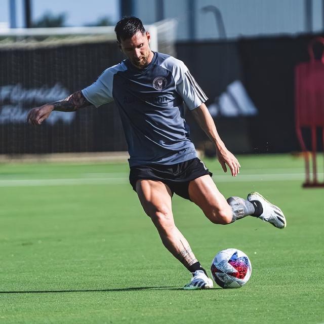 爱游戏官网-迈阿密热火国际比赛日主帅复盘梅西在加拿大队比赛中关键助攻，网友：莱万多夫斯基在曼联比赛中出色防守的简单介绍